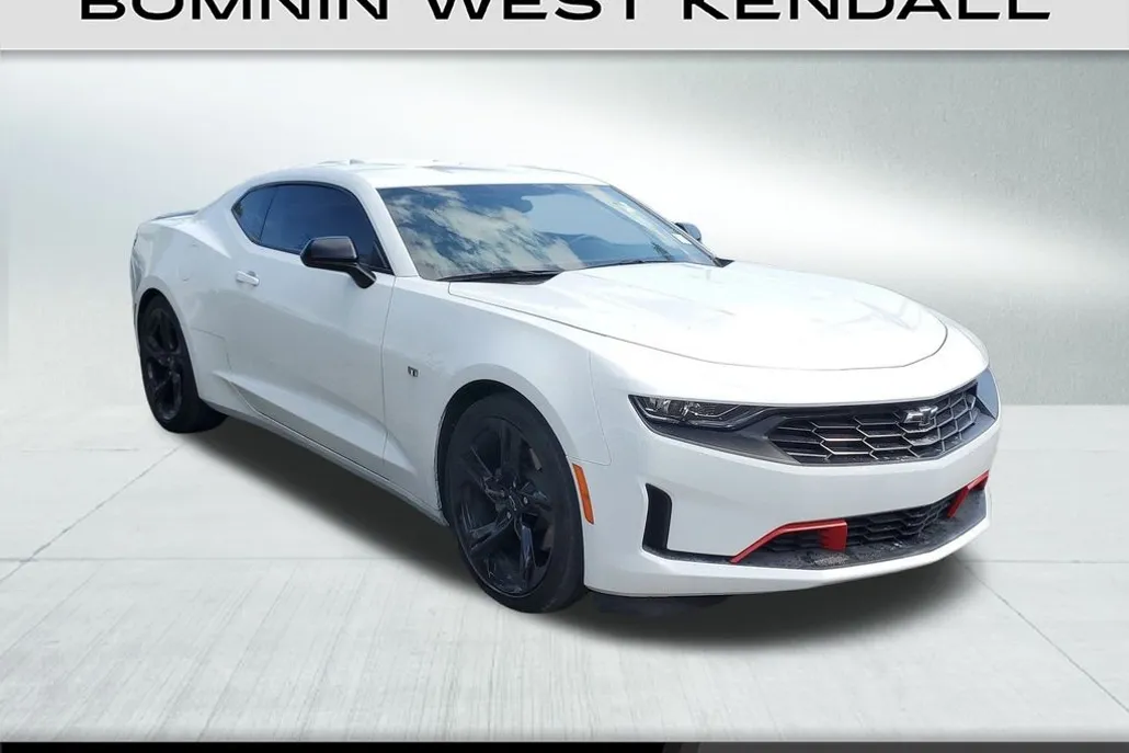 2023 Chevrolet Camaro 2LT photo 1