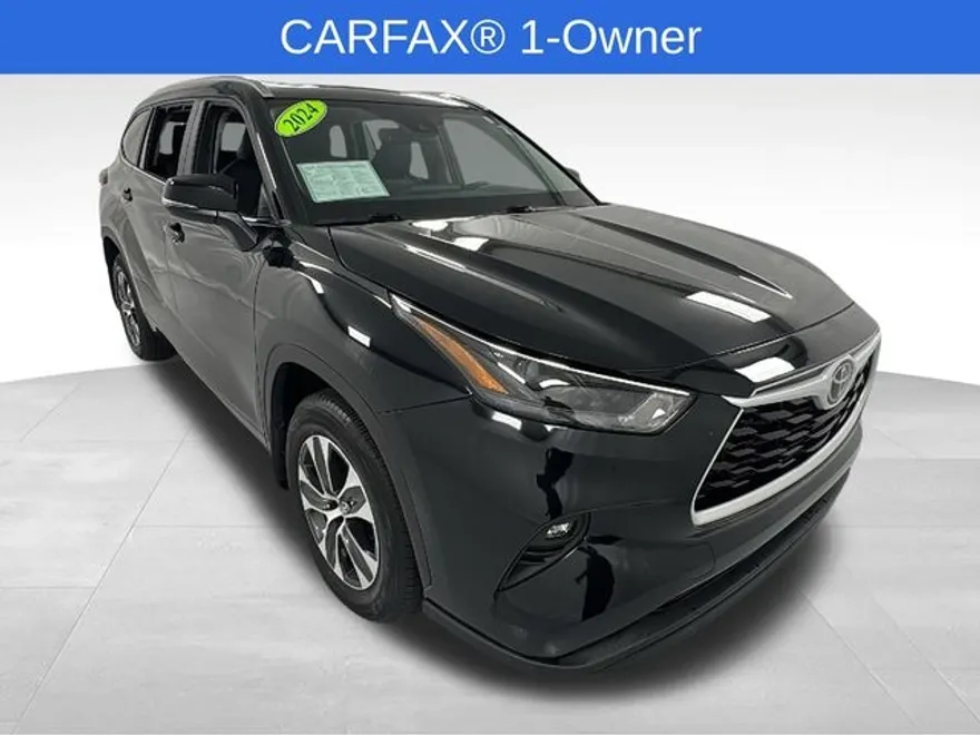 2024 Toyota Highlander XLE photo 1