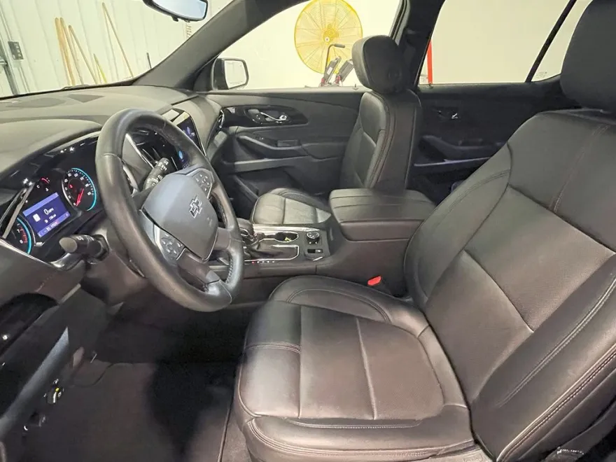 2023 Chevrolet Traverse RS photo 1