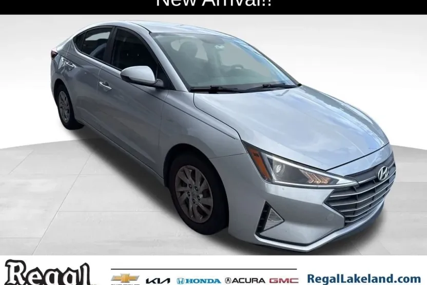 2019 Hyundai Elantra SE photo 1