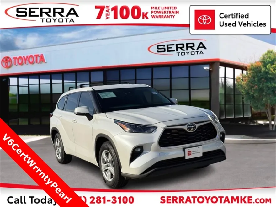 2022 Toyota Highlander LE photo 1