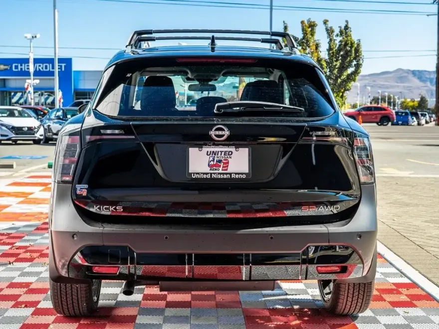 2026 Nissan Kicks SR photo 1