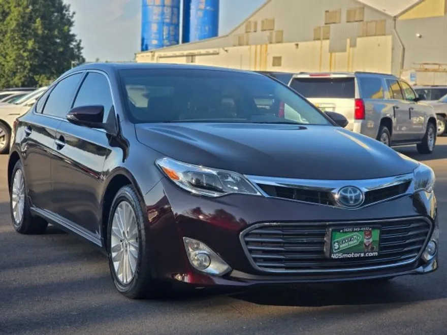 2013 Toyota Avalon Hybrid photo 1