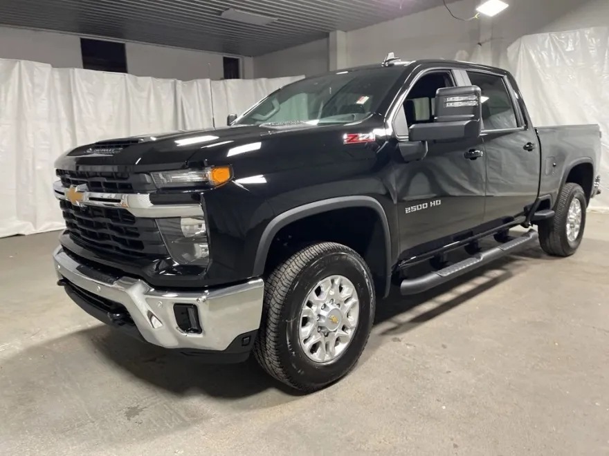 2025 Chevrolet Silverado 2500HD LT photo 1