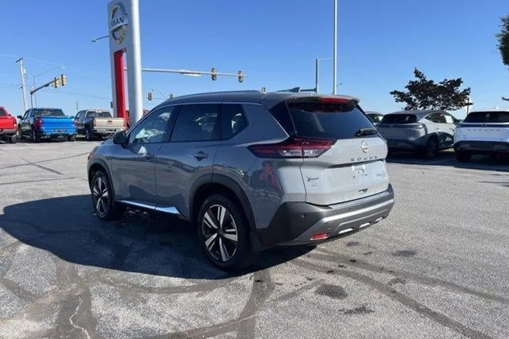 2023 Nissan Rogue AWD SL photo 1