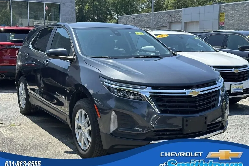2022 Chevrolet Equinox LT photo 1