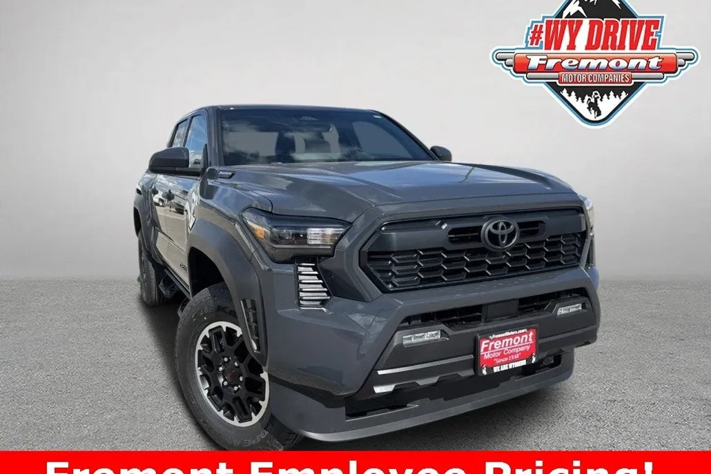 2025 Toyota Tacoma TRD Off-Road photo 1