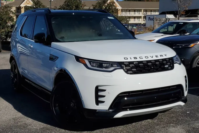 2025 Land Rover Discovery SE photo 1
