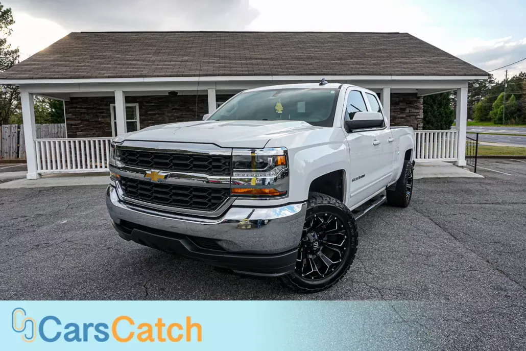 2018 Chevrolet Silverado 1500 LT photo 1