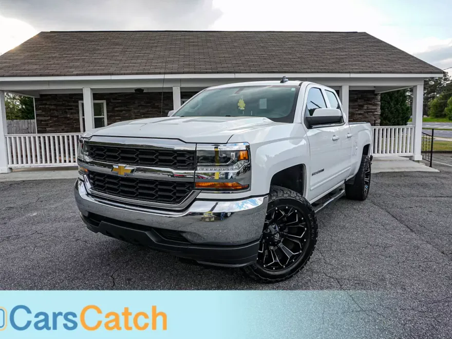 2018 Chevrolet Silverado 1500 LT photo 1