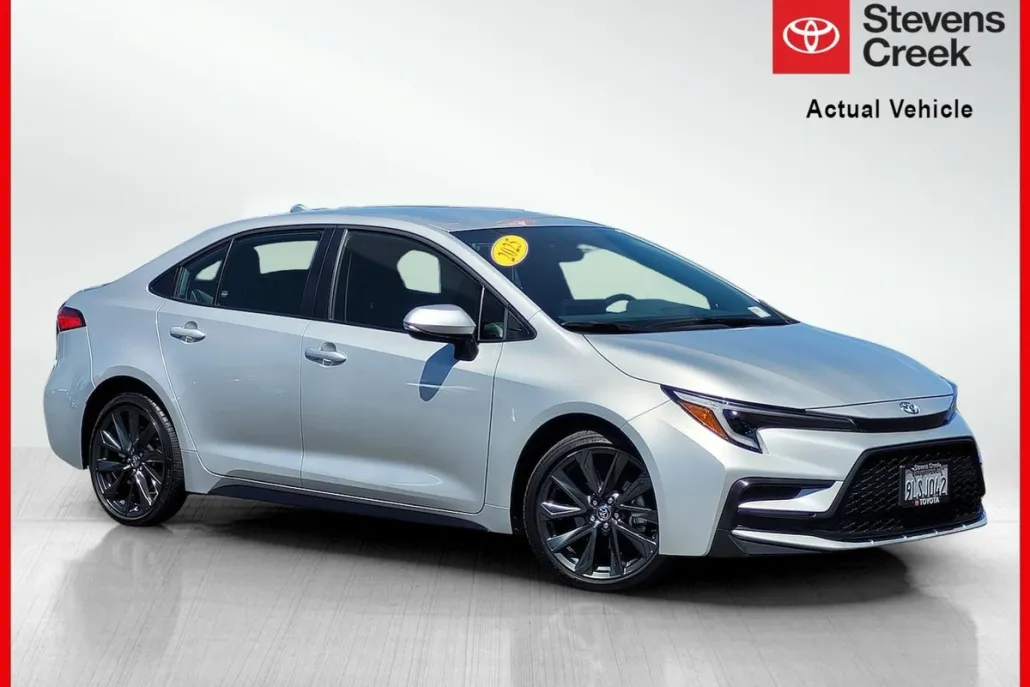 2025 Toyota Corolla SE photo 1