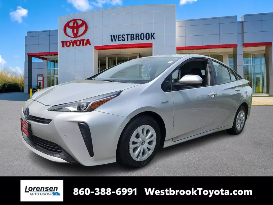 2022 Toyota Prius LE photo 1