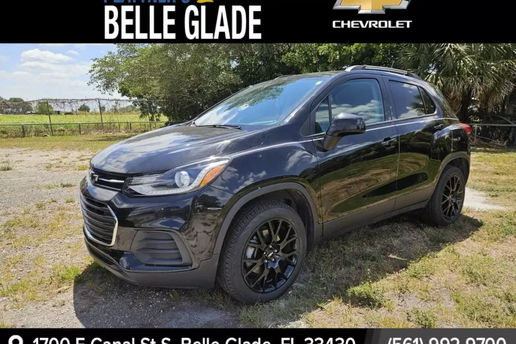 2022 Chevrolet Trax LT photo 1