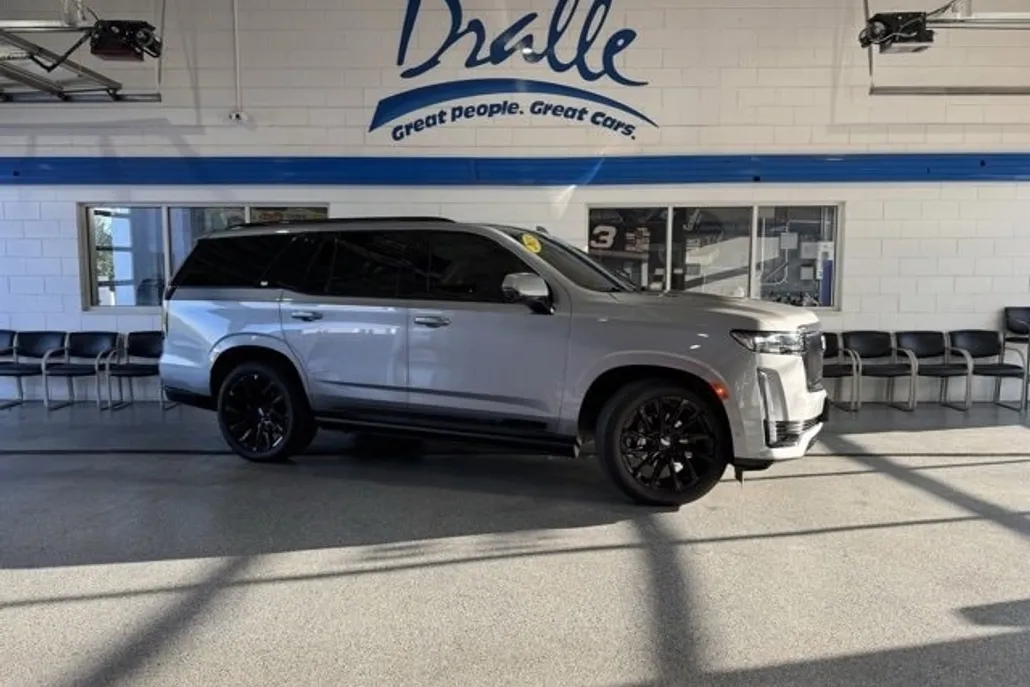 2023 Cadillac Escalade Sport photo 1