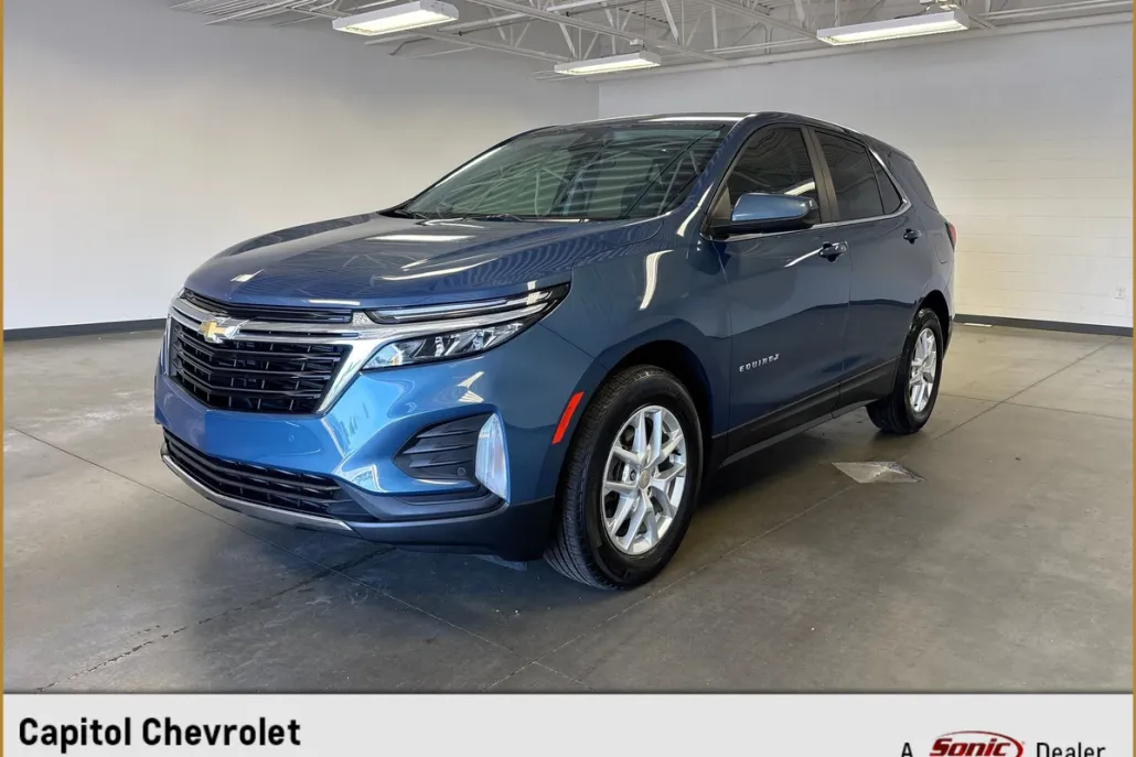 2024 Chevrolet Equinox LT photo 1