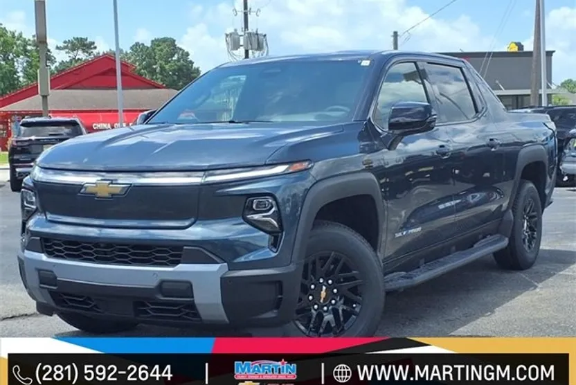 2025 Chevrolet Silverado EV LT photo 1