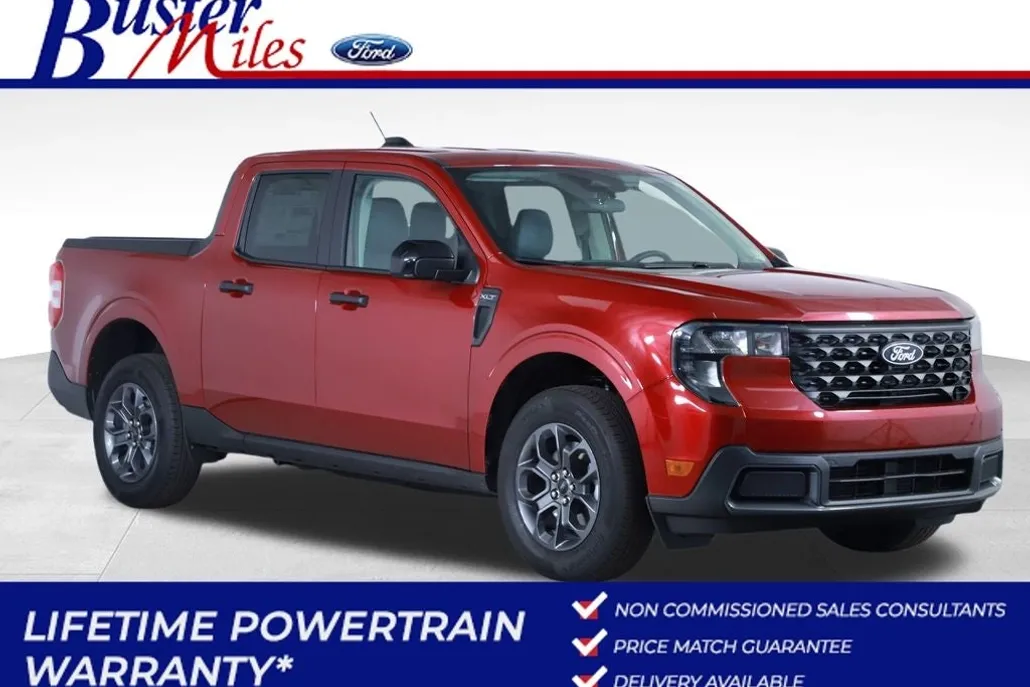 2025 Ford Maverick XLT photo 1