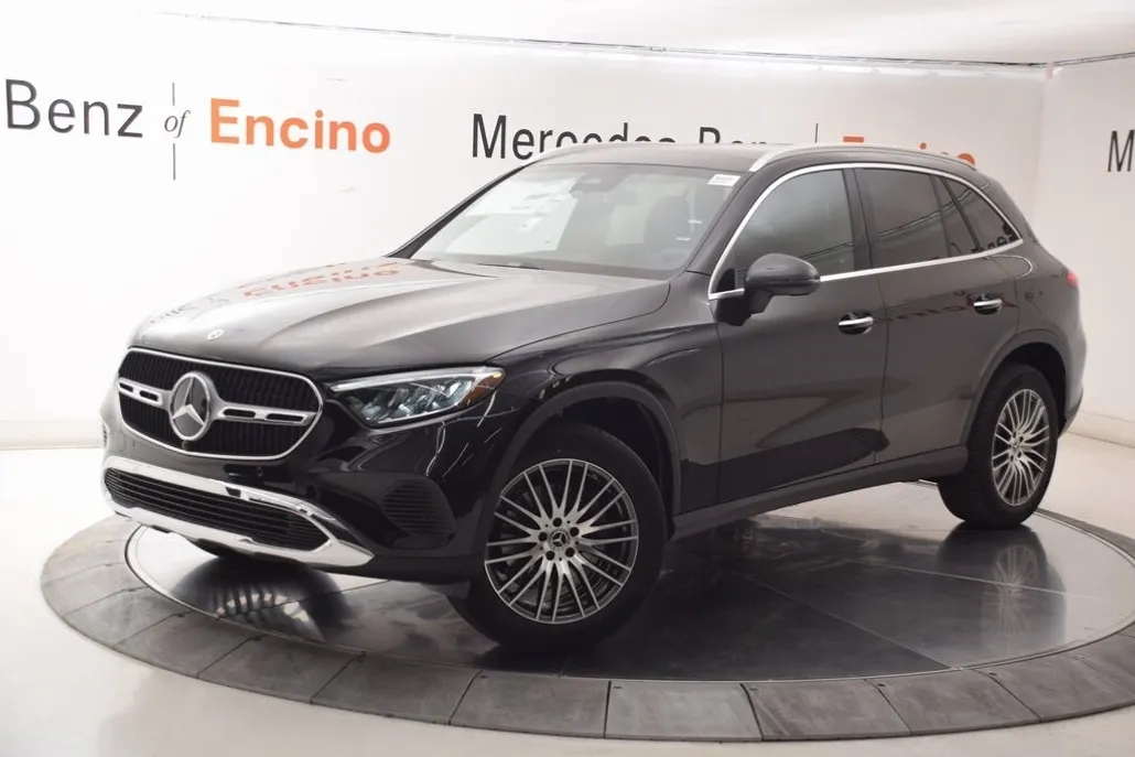 2026 Mercedes Benz GLC 300 photo 1