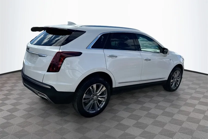 2024 Cadillac XT5 Premium Luxury photo 1