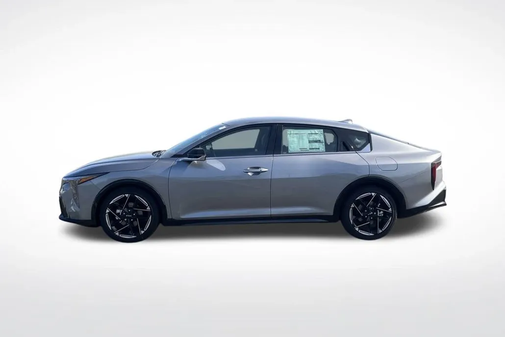2025 Kia K4 GT-Line photo 1