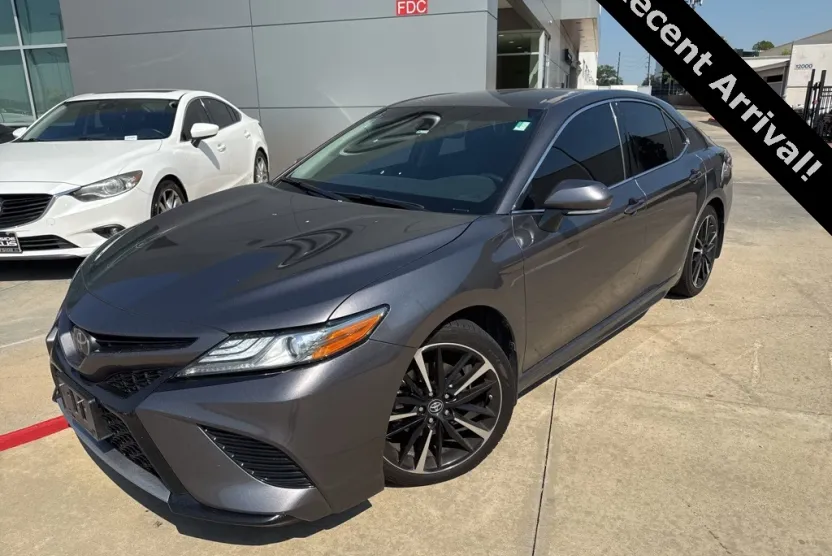 2019 Toyota Camry XSE photo 1