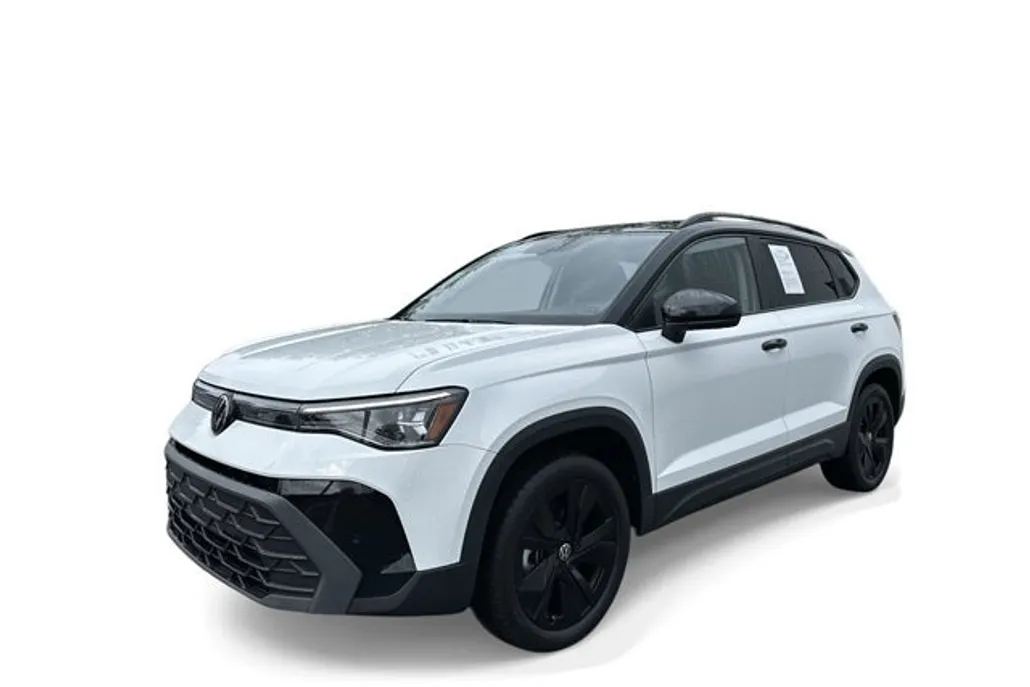 2025 Volkswagen Taos SE photo 1