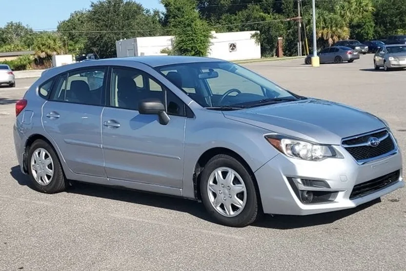 2016 Subaru Impreza 2.0i photo 1