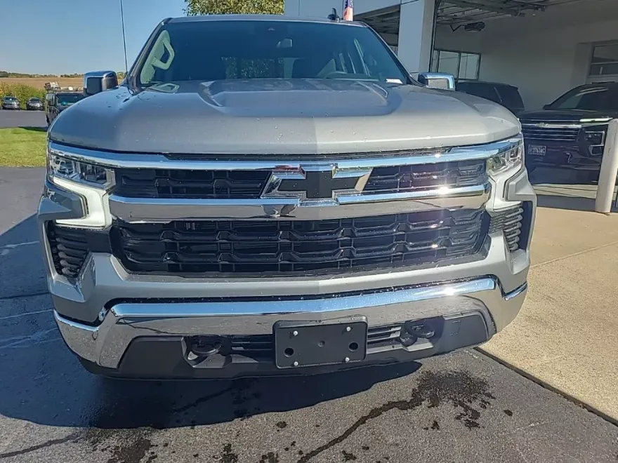 2026 Chevrolet Silverado 1500 LT photo 1
