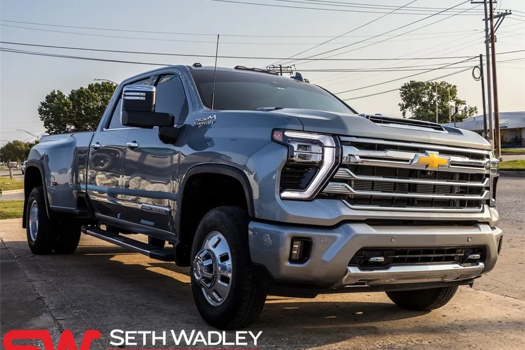 2024 Chevrolet Silverado 3500HD High Country photo 1