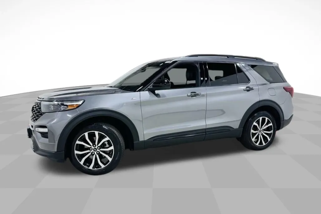 2022 Ford Explorer ST-Line photo 1