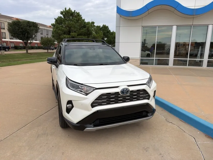 2021 Toyota RAV4 Hybrid XSE photo 1