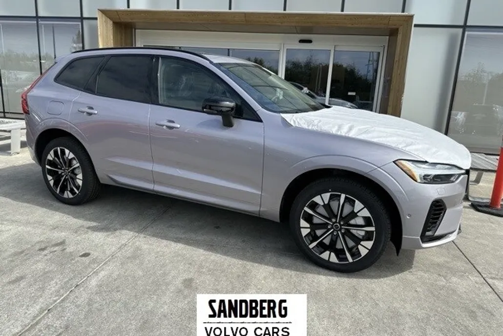 2026 Volvo XC60 Hybrid T8 Plus photo 1