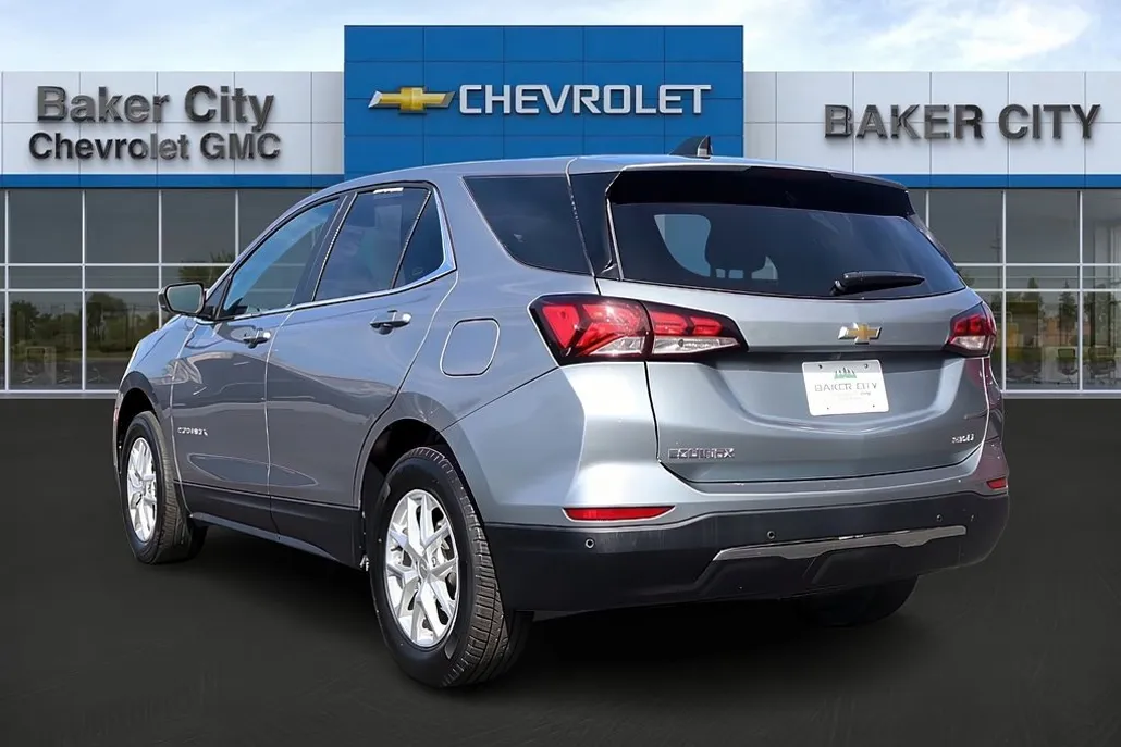 2024 Chevrolet Equinox LT photo 1