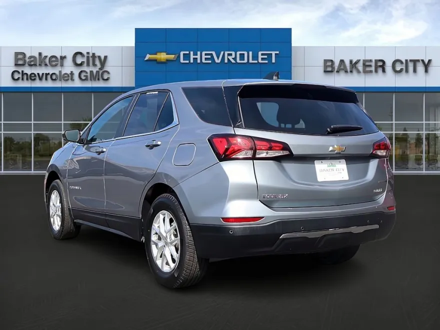 2024 Chevrolet Equinox LT photo 1