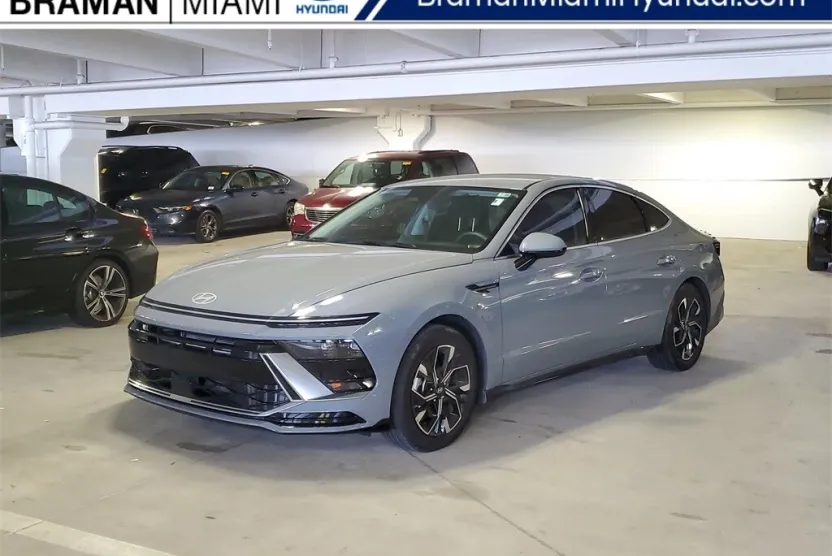 2024 Hyundai Sonata SEL photo 1