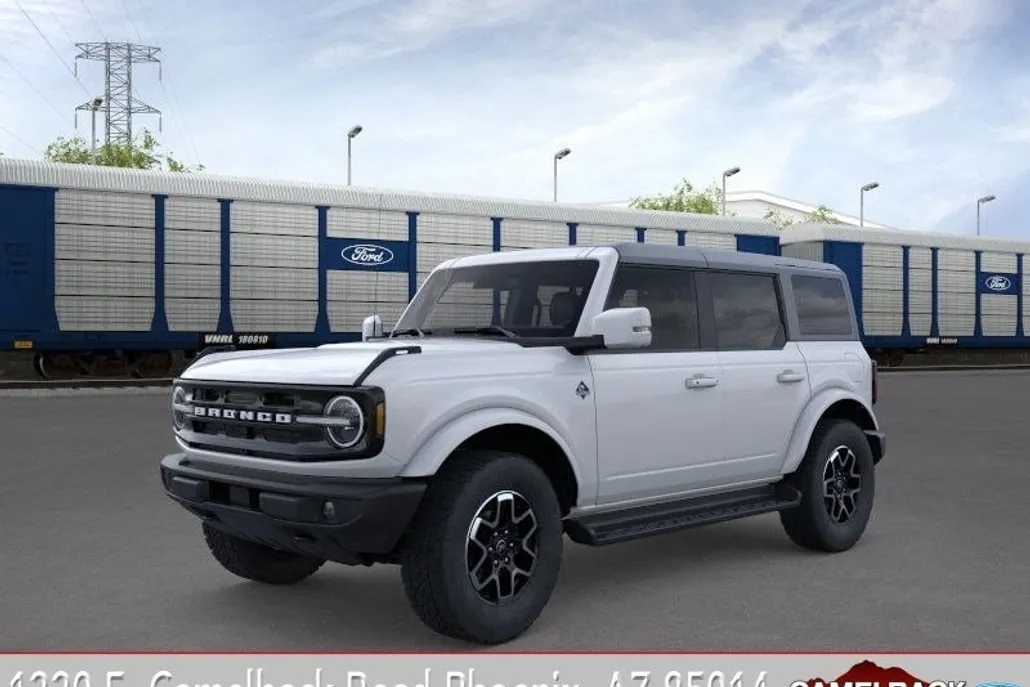 2025 Ford Bronco Outer Banks photo 1