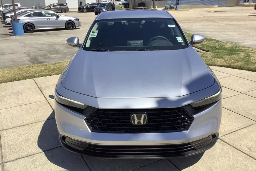 2025 Honda Accord LX photo 1