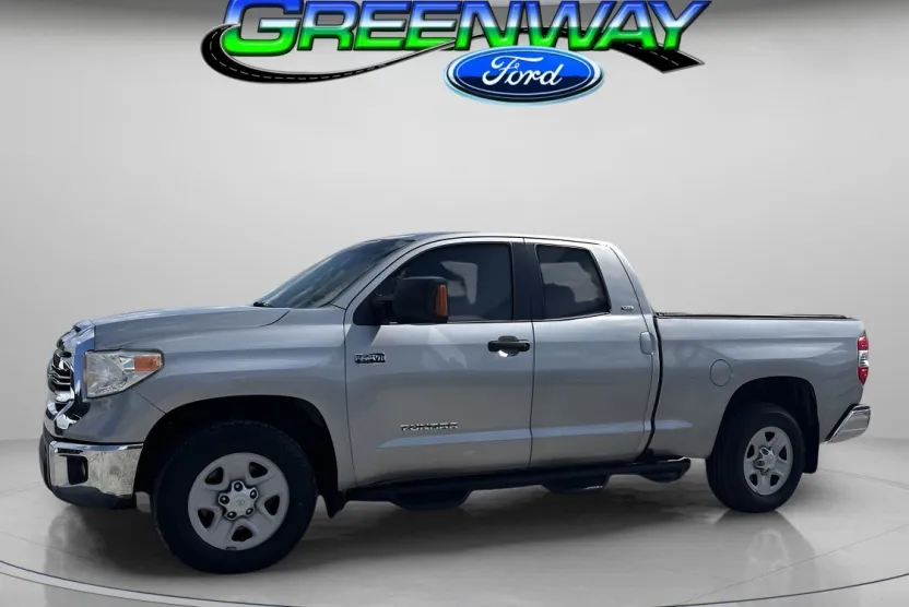 2016 Toyota Tundra SR5 photo 1