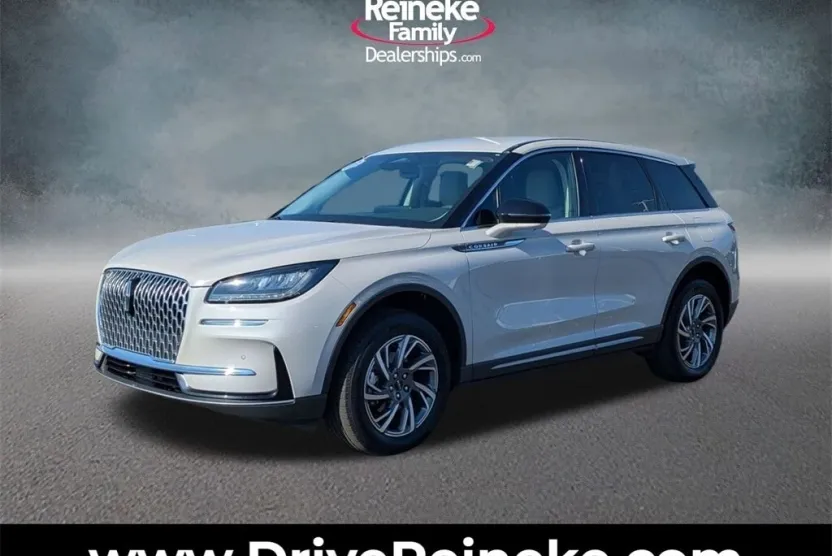 2023 Lincoln Corsair Standard photo 1