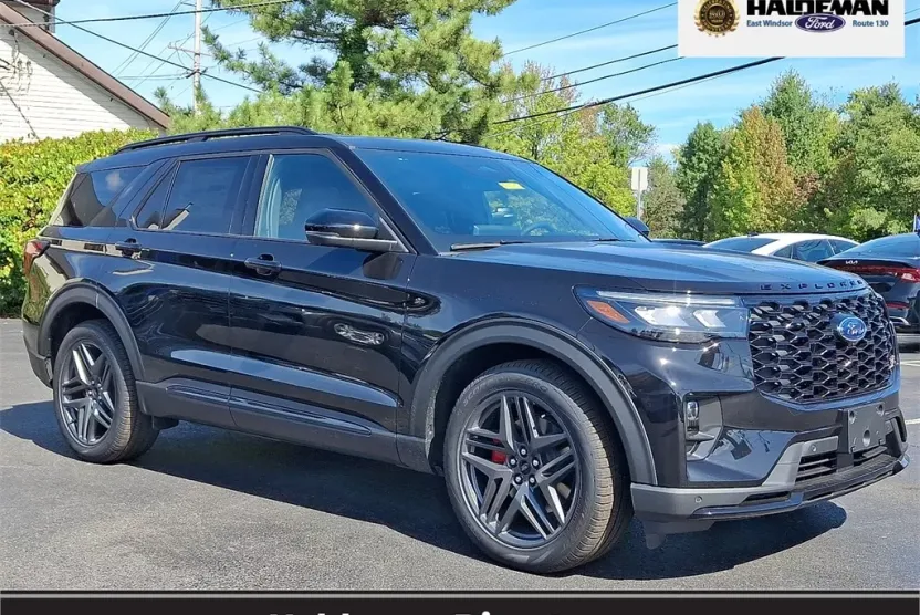 2025 Ford Explorer ST photo 1