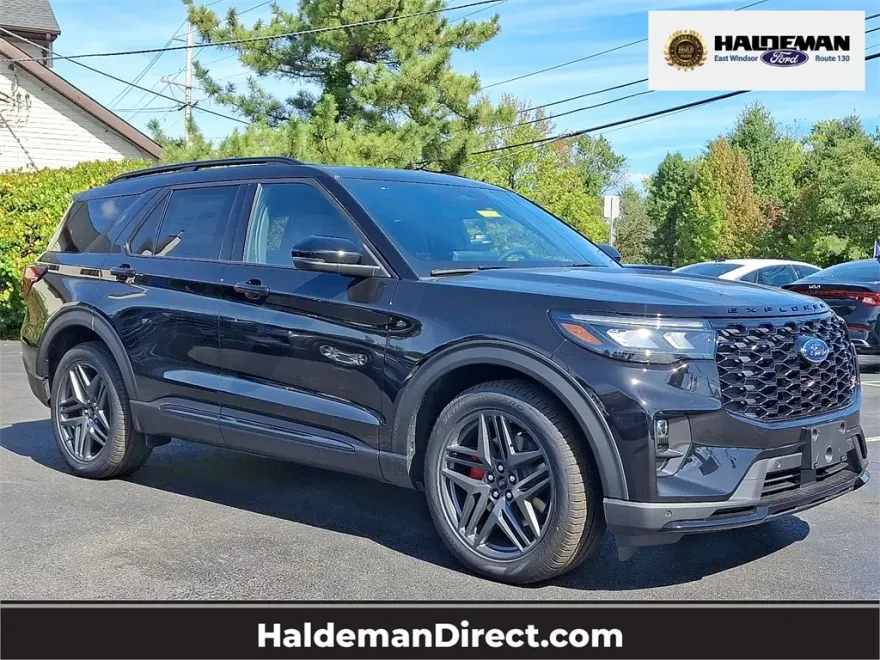2025 Ford Explorer ST photo 1
