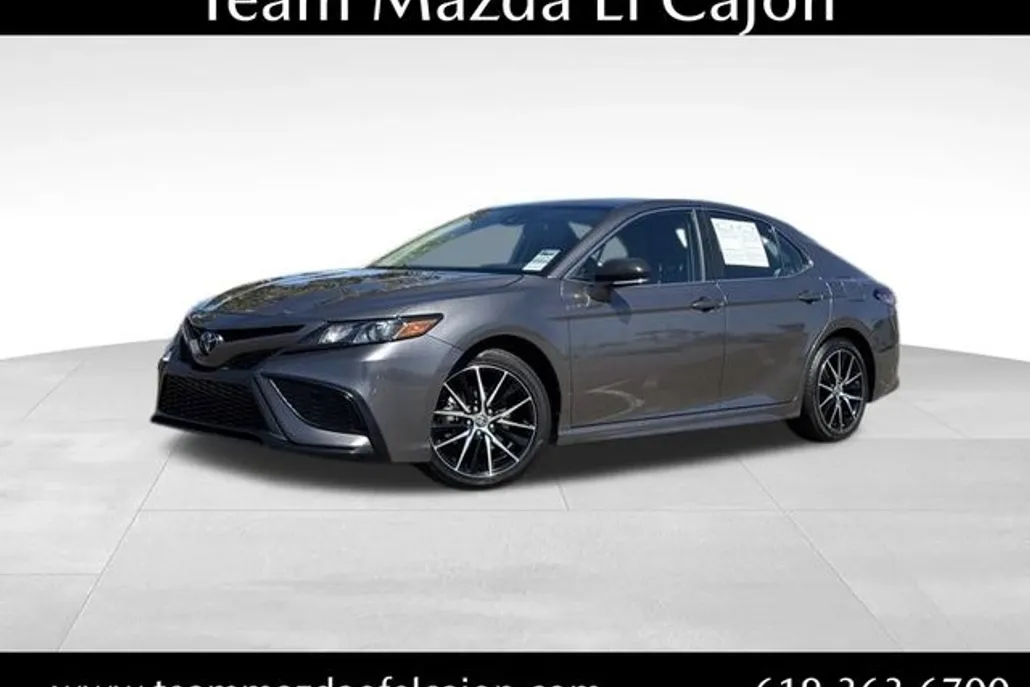 2024 Toyota Camry SE photo 1