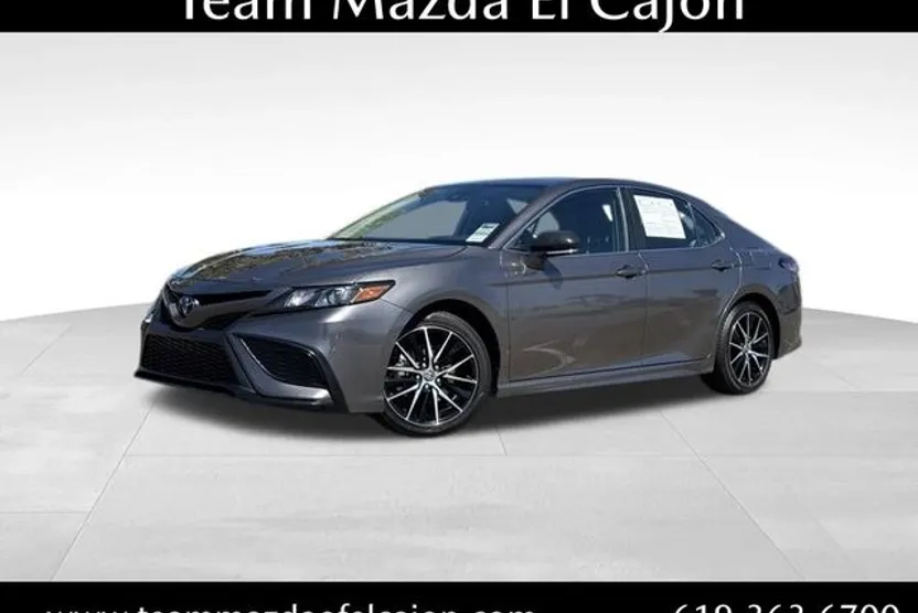 2024 Toyota Camry SE photo 1