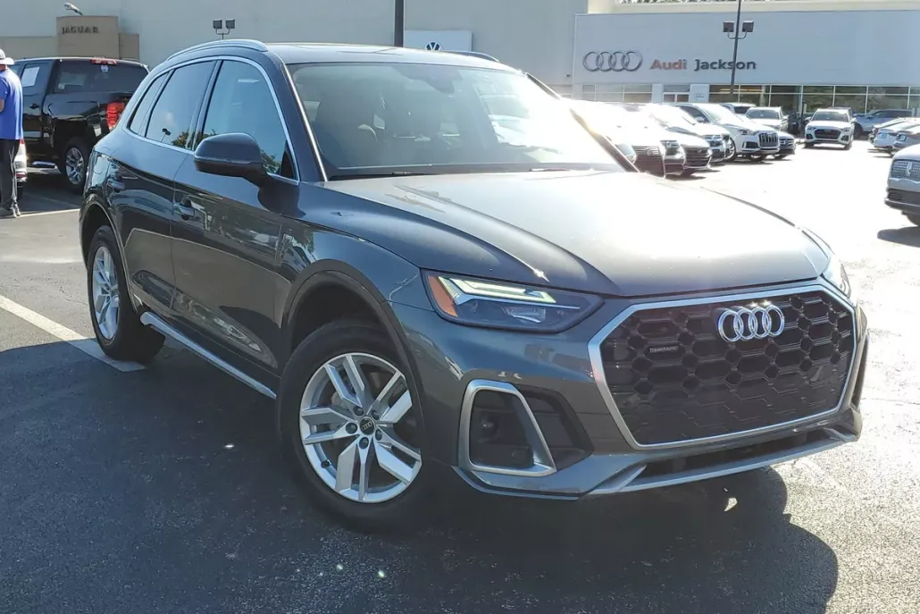 2024 Audi Q5 S line Premium photo 1