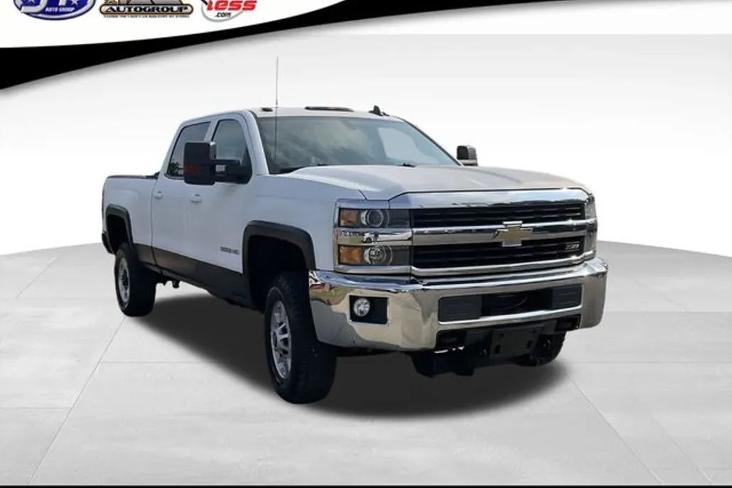 2016 Chevrolet Silverado 2500HD LT photo 1