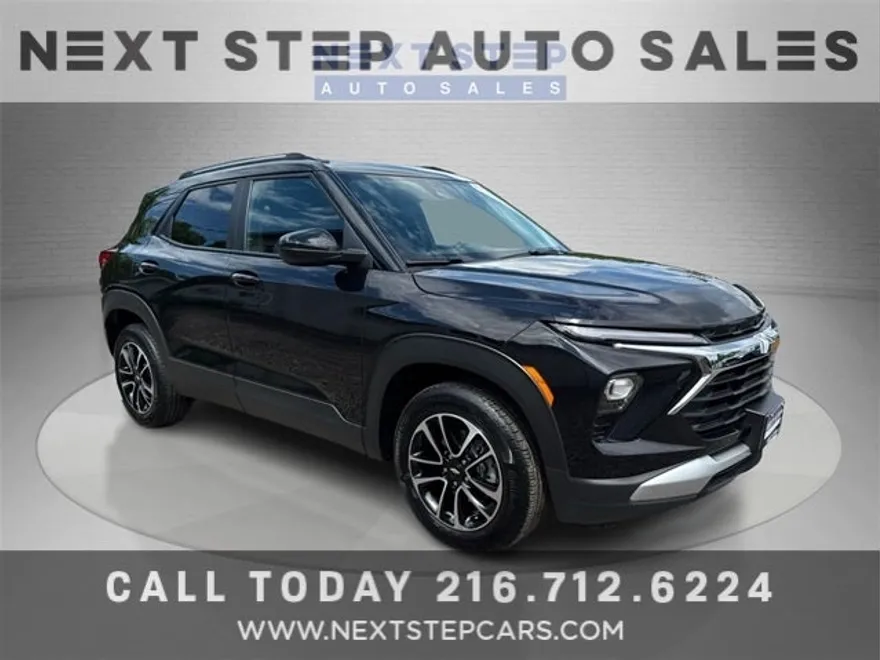 2024 Chevrolet Trailblazer LT photo 1