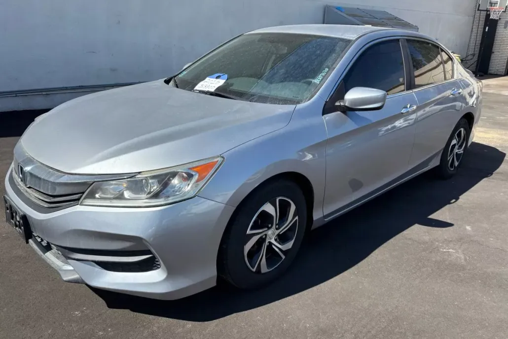 2016 Honda Accord LX photo 1