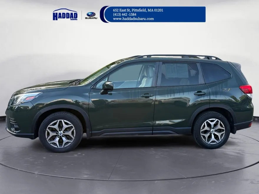 2022 Subaru Forester Premium photo 1