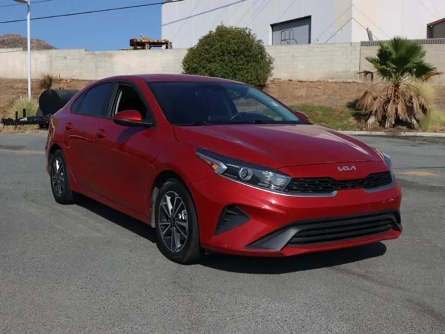 2023 Kia Forte LXS photo 1