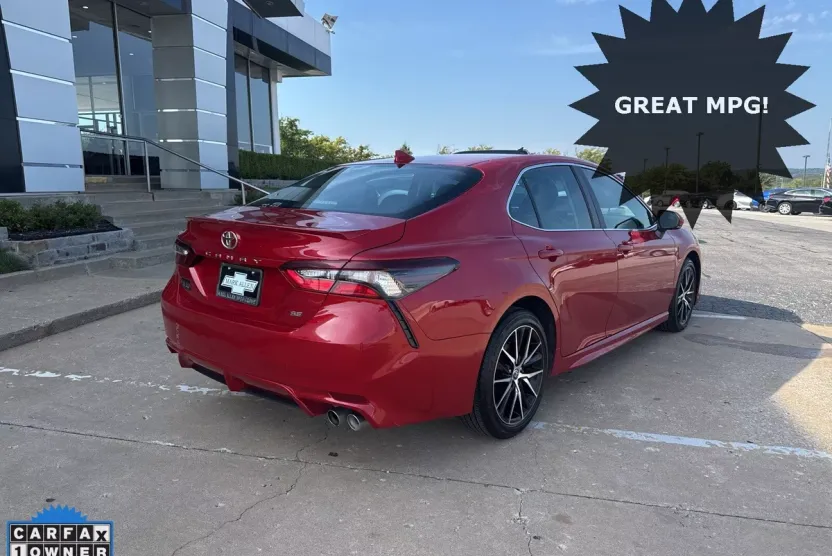 2024 Toyota Camry SE photo 1
